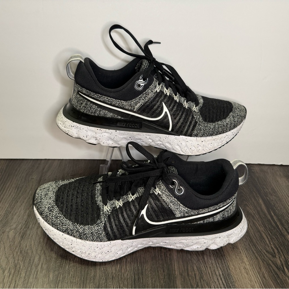 🔥Nike Infinity Run React  Flyknit 2 Oreo CT2357-101 men's Size 8.5